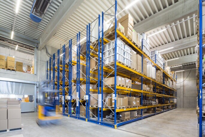 Apprenticeship as a warehouse logistics specialist (m/f/d), 3. image